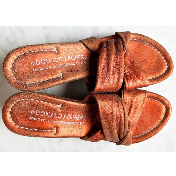 Donald J Pliner Vivi Metallic Orange Leather Slip On Wedge Sandal - Women's 5.5M - Picture 8 of 10